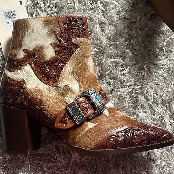 Leather booties with hand tooled detailing, hairon and belted accent, new, Myra - Picture 5 of 16